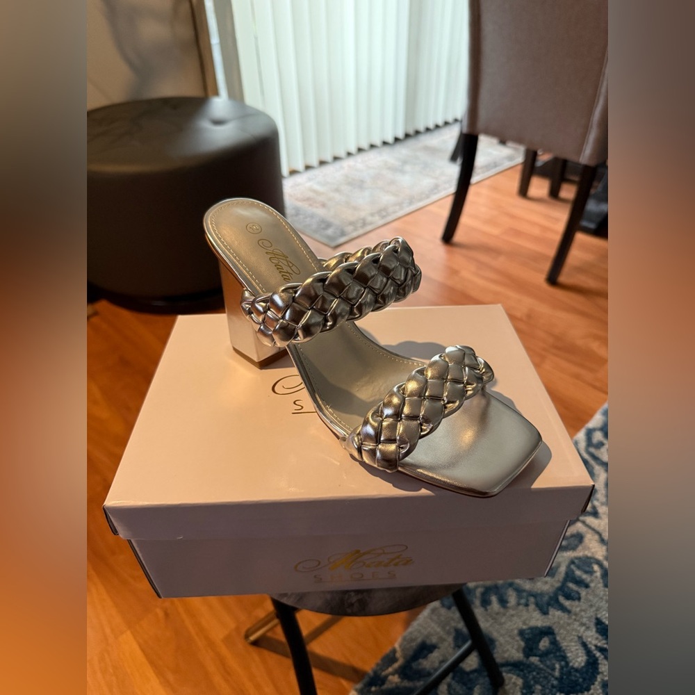 MATA FRENCHIE SILVER HEELS!!